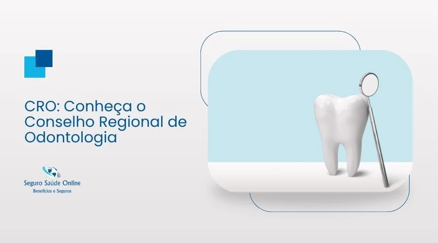 Cirurgião-dentista analisando documentos de registro profissional do CRO